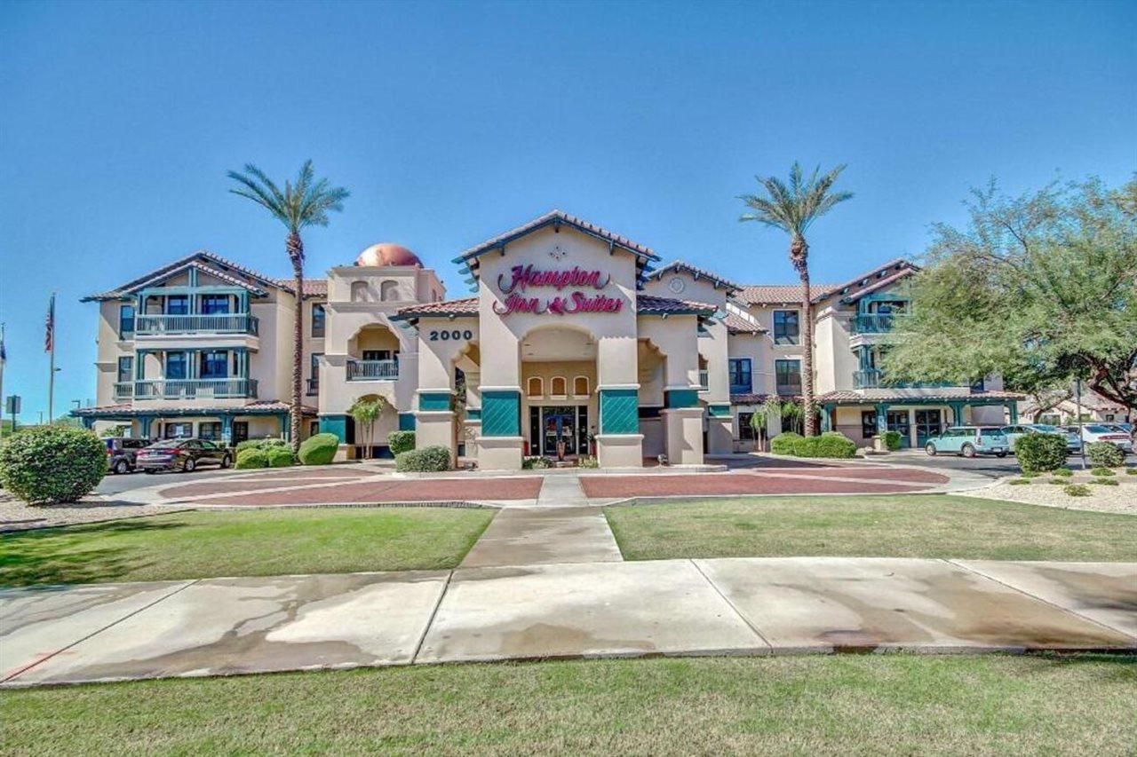 Hampton Inn & Suites Phoenix-Goodyear Exterior photo