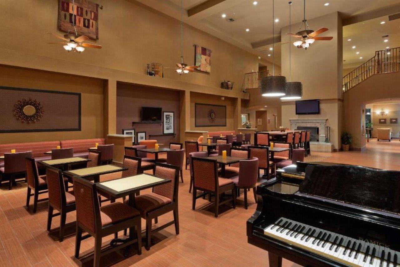 Hampton Inn & Suites Phoenix-Goodyear Exterior photo
