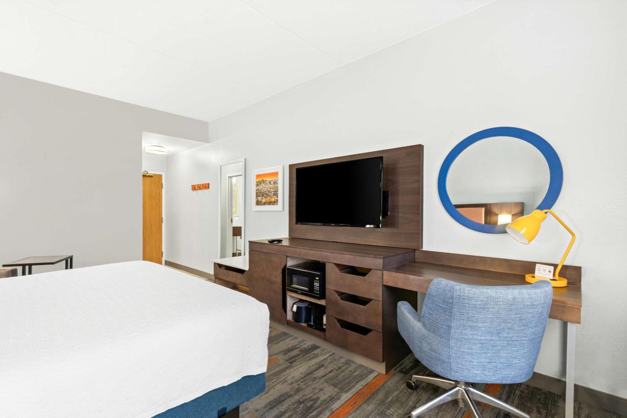 Hampton Inn & Suites Phoenix-Goodyear Exterior photo
