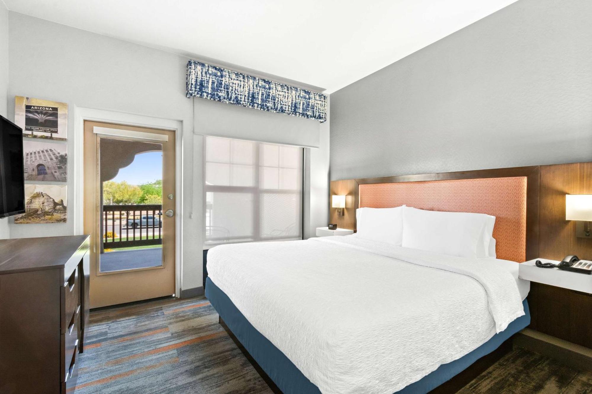 Hampton Inn & Suites Phoenix-Goodyear Exterior photo