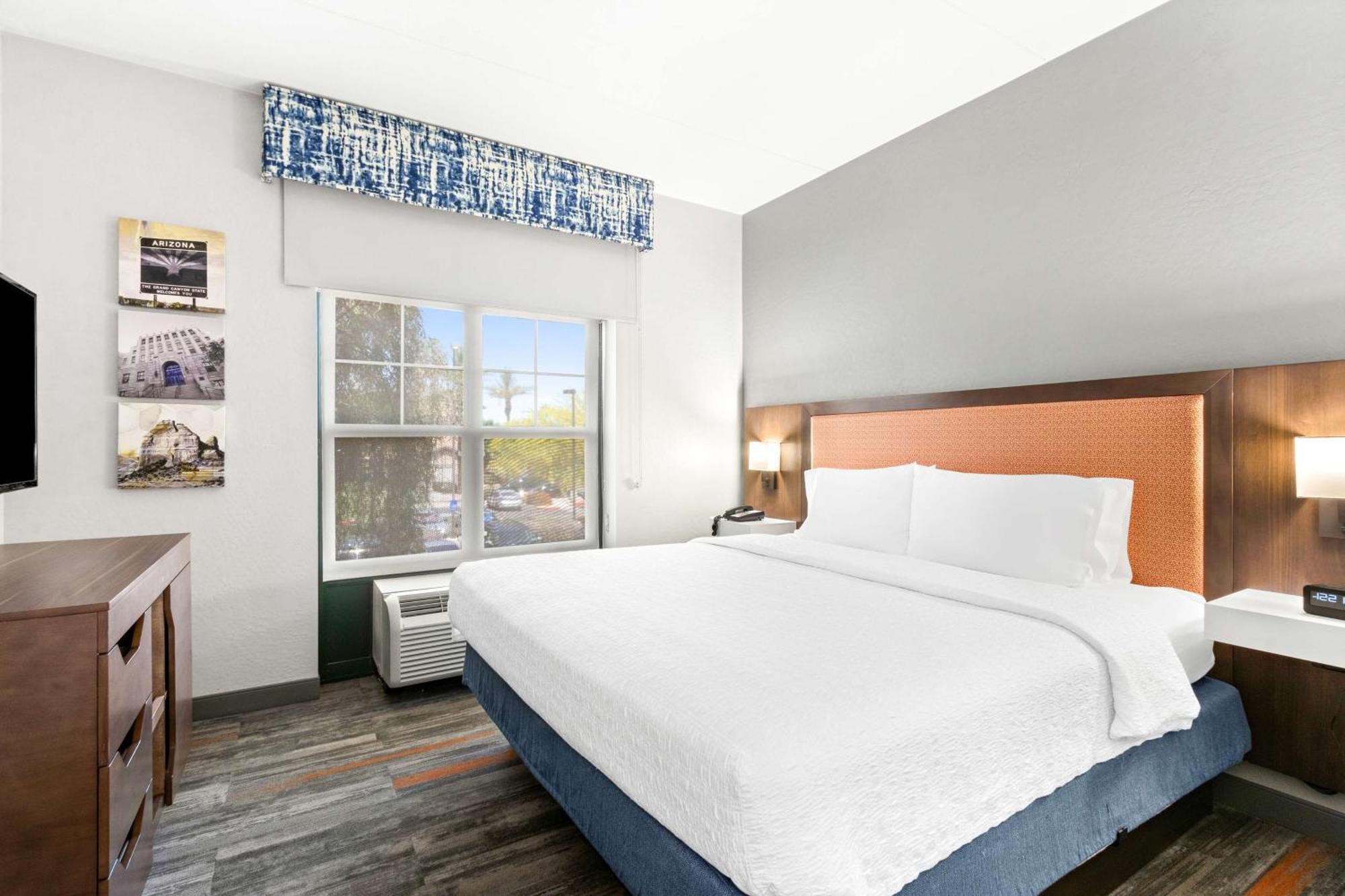 Hampton Inn & Suites Phoenix-Goodyear Exterior photo