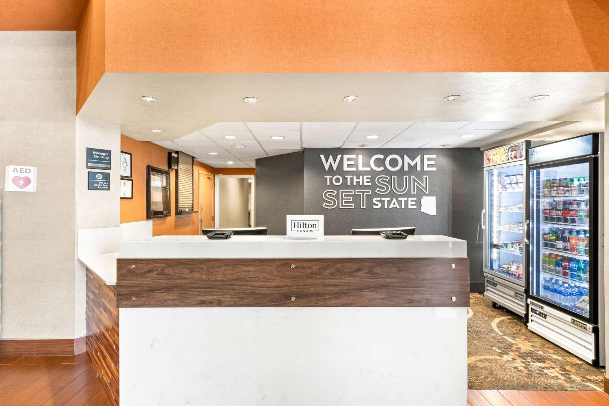 Hampton Inn & Suites Phoenix-Goodyear Exterior photo