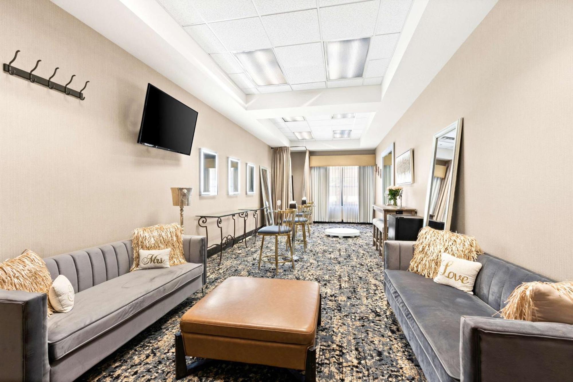 Hampton Inn & Suites Phoenix-Goodyear Exterior photo