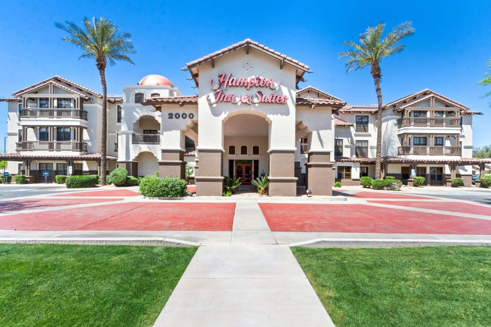 Hampton Inn & Suites Phoenix-Goodyear Exterior photo