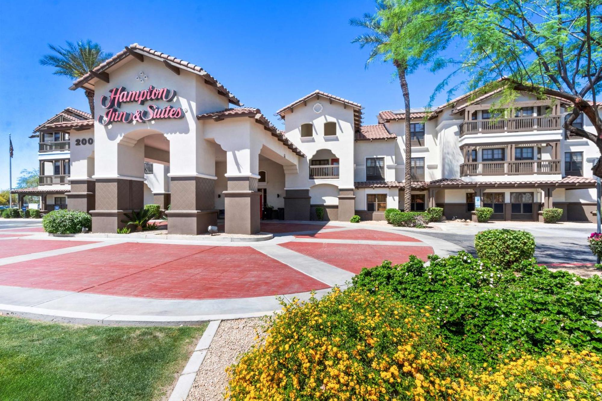 Hampton Inn & Suites Phoenix-Goodyear Exterior photo