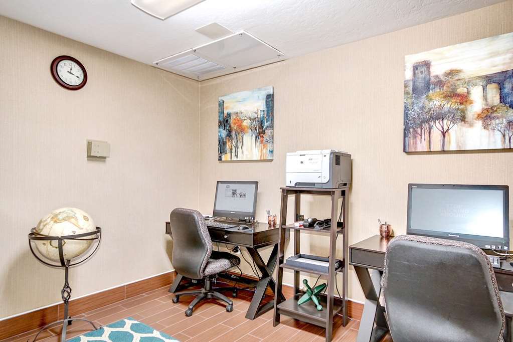 Hampton Inn & Suites Phoenix-Goodyear Facilities photo