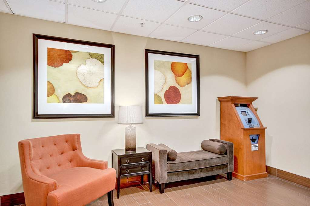 Hampton Inn & Suites Phoenix-Goodyear Interior photo